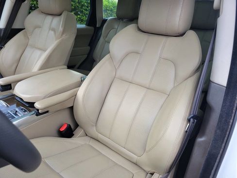 Used 2016 Land Rover Range Rover Sport SE image 34