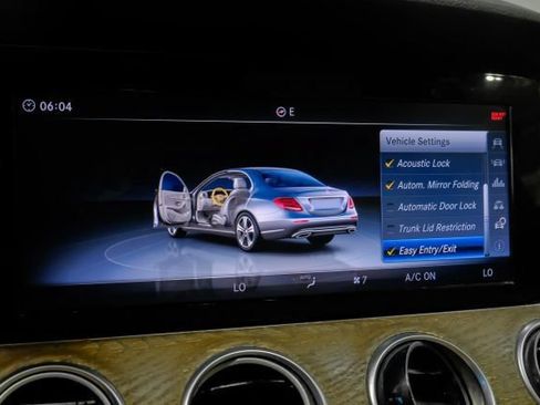Used 2018 Mercedes-Benz E 300 image 35