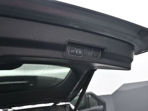 Used 2023 Ford Explorer Limited image 7