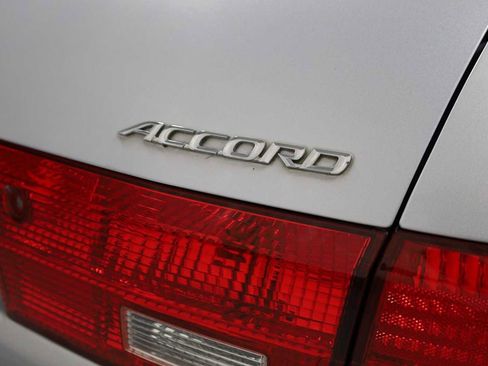 Used 2005 Honda Accord EX-L image 8