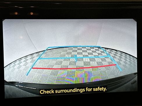 Used 2023 Toyota Highlander XLE image 16