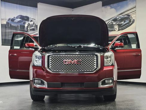 Used 2016 GMC Yukon XL Denali w/ Open Road Package RWD image 2