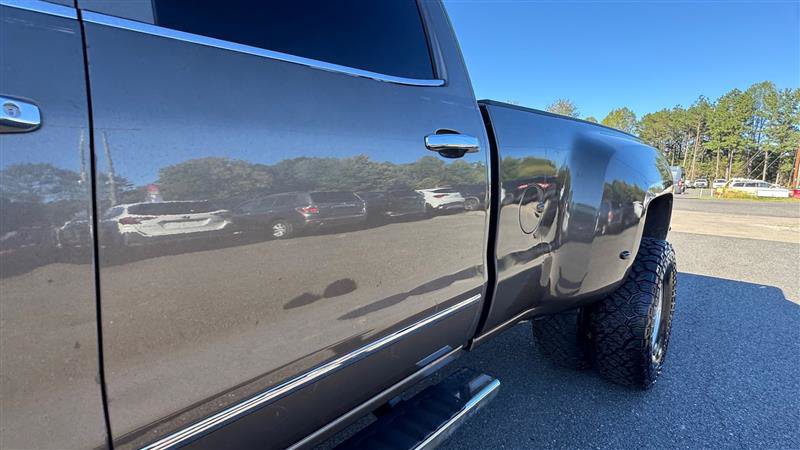 Used 2015 Chevrolet Silverado 3500 High Country w/ Duramax Plus Package AWD/4WD image 17