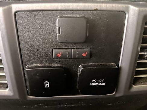 Used 2018 Ford F150 Platinum w/ Equipment Group 701A Luxury image 16