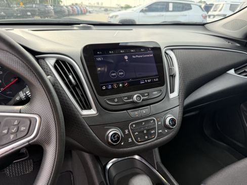 Used 2024 Chevrolet Malibu LT image 19