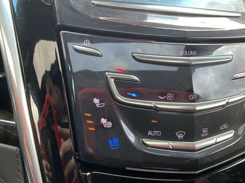 Used 2019 Cadillac Escalade ESV Platinum AWD/4WD image 24
