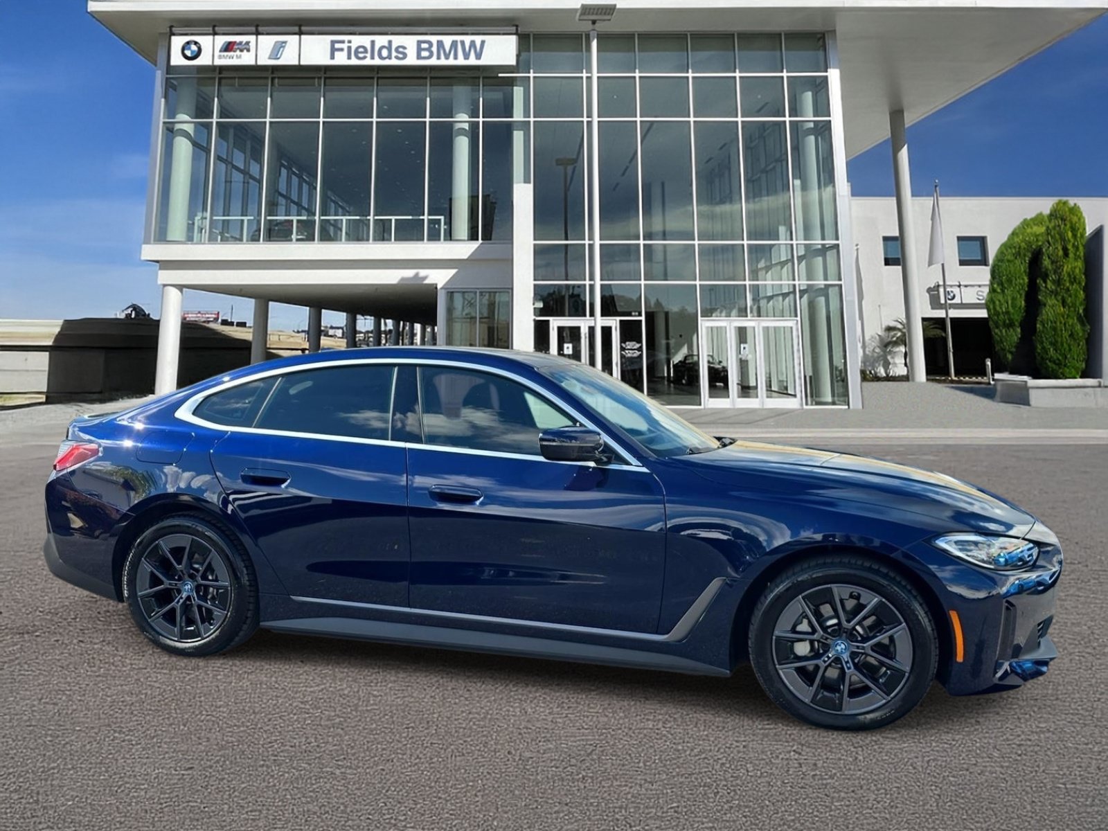 Certified 2024 BMW i4 eDrive35 RWD image 1