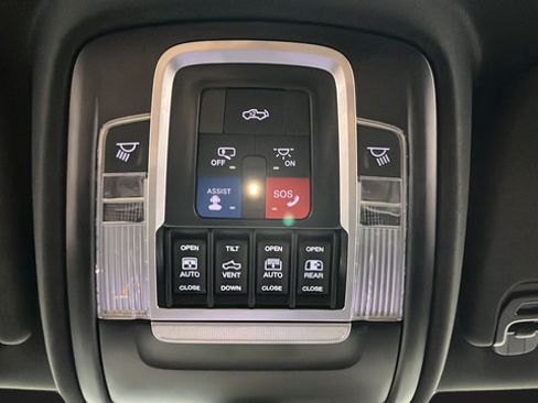 Used 2025 RAM 1500 Laramie w/ Sport Appearance Package AWD/4WD image 33
