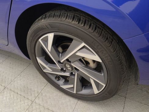 Used 2025 Hyundai Elantra Sport FWD image 31