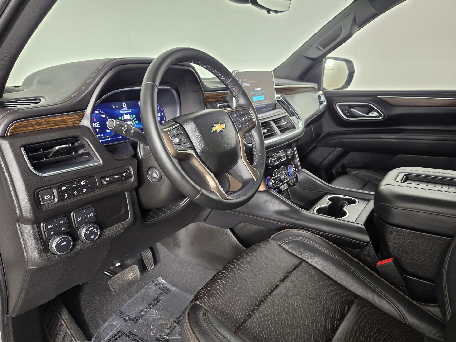 Used 2023 Chevrolet Tahoe High Country AWD/4WD image 2