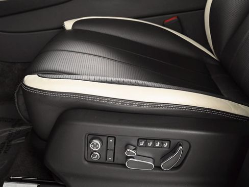 Used 2021 Bentley Bentayga Speed image 21