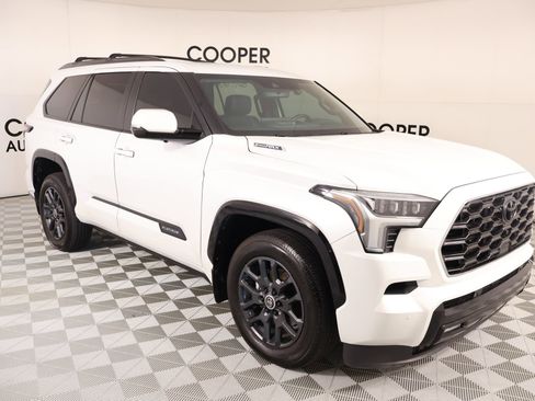 Used 2024 Toyota Sequoia Platinum AWD/4WD image 1