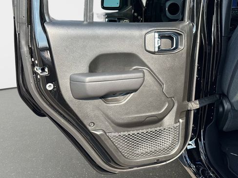 New 2025 Jeep Gladiator Sport image 12