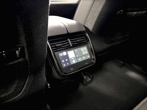 Used 2025 Rivian R1S Premium AWD/4WD image 25