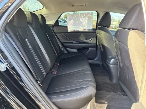 Used 2021 Hyundai Elantra SEL w/ Convenience Package image 12