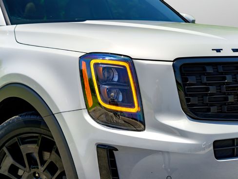 Used 2022 Kia Telluride SX w/ SX Prestige Package AWD/4WD image 4