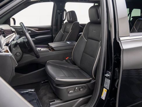 Used 2023 Cadillac Escalade ESV Premium Luxury image 15