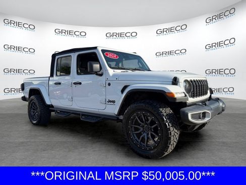 Used 2024 Jeep Gladiator Sport AWD/4WD image 1