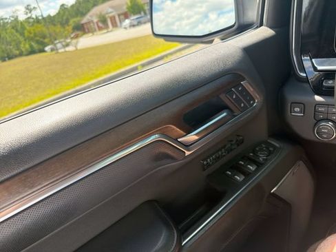 Used 2025 Chevrolet Silverado 1500 High Country w/ Technology Package AWD/4WD image 17