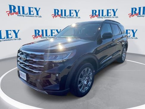 New 2026 Ford Explorer Active w/ Active Comfort Package AWD/4WD image 1