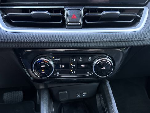 Used 2024 Chevrolet TrailBlazer LT w/ Convenience Package image 27