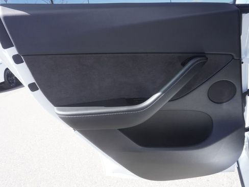 Used 2021 Tesla Model Y Long Range image 27