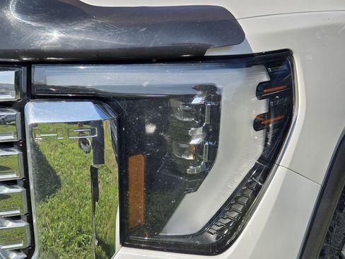 Used 2024 GMC Sierra 3500 Denali AWD/4WD image 7