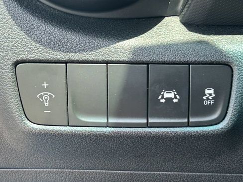 Used 2019 Hyundai Kona SE FWD image 22