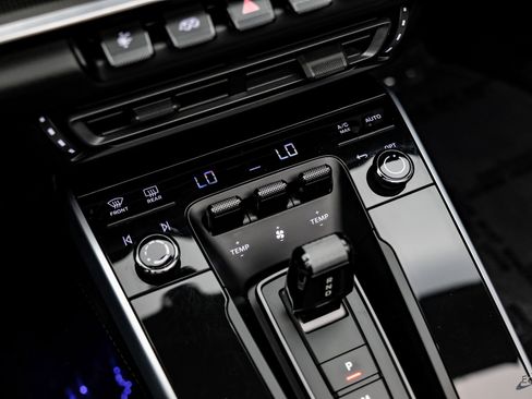 Used 2022 Porsche 911 Turbo S image 65