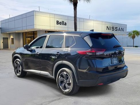 Used 2025 Nissan Rogue SV FWD image 4