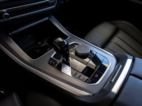Used 2022 BMW X5 sDrive40i w/ Premium Package RWD image 18