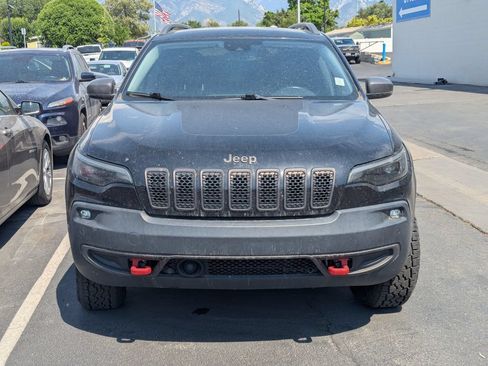 Used 2019 Jeep Cherokee Trailhawk AWD/4WD image 2