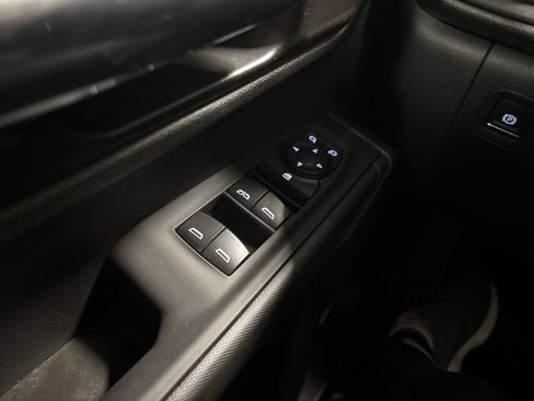 Used 2025 Chevrolet Silverado 1500 Custom image 35