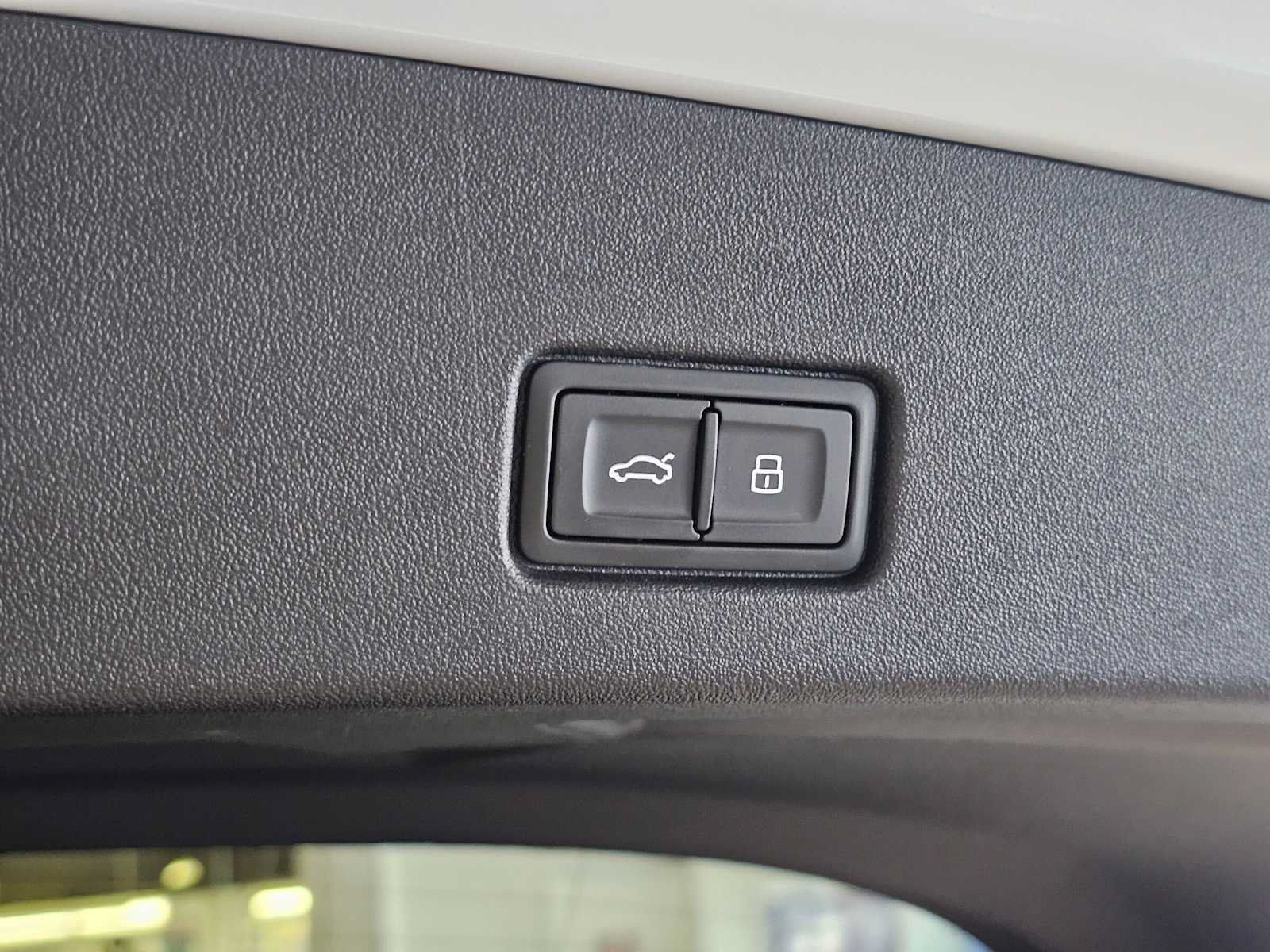 Used 2023 Audi Q4 e-tron Premium Plus w/ Premium Plus AWD/4WD image 17