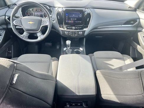 Used 2021 Chevrolet Traverse LT image 19
