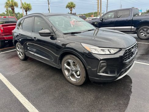 Used 2023 Ford Escape ST-Line w/ Tech Pack #1 FWD image 2