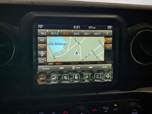 Used 2022 Jeep Wrangler Unlimited Sahara w/ Cold Weather Group image 14