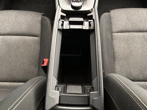 Used 2024 Nissan Rogue SV image 16