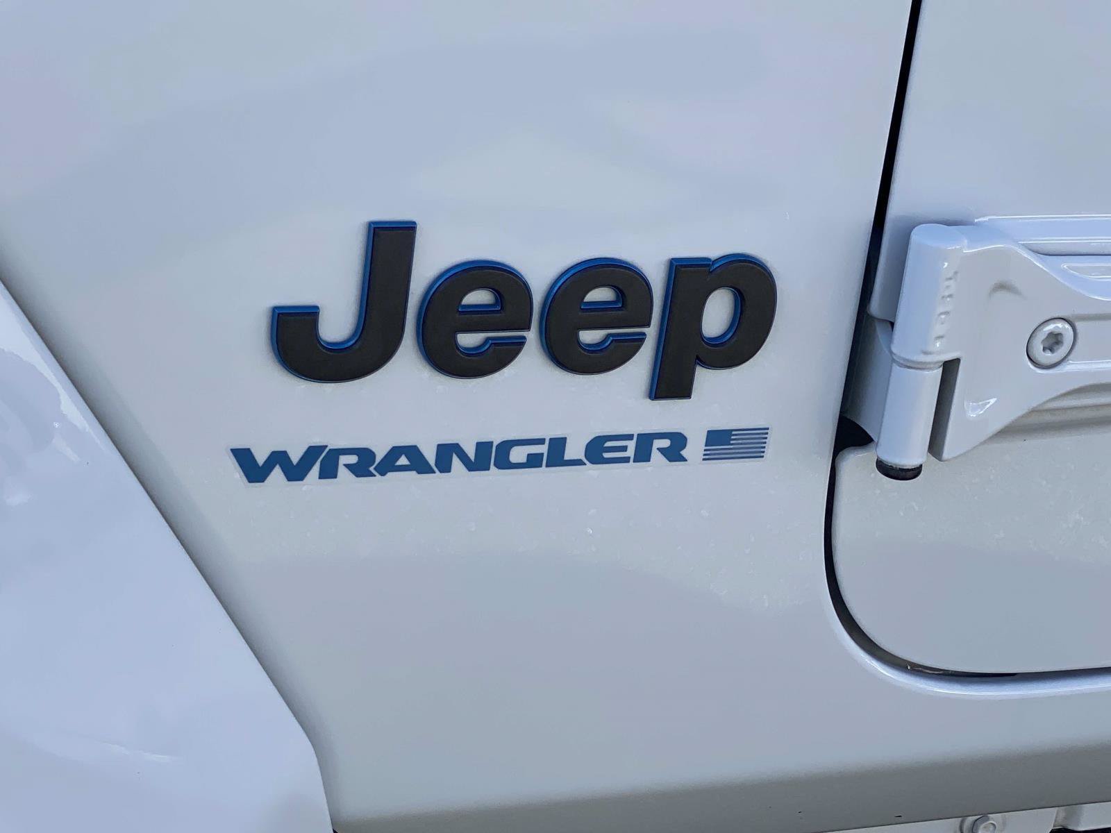 Used 2024 Jeep Wrangler Unlimited w/ Convenience Group AWD/4WD image 13