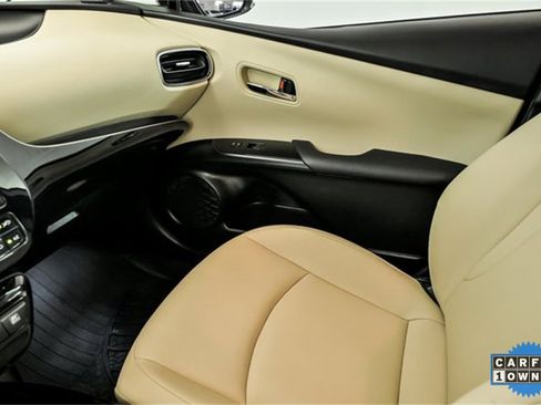 Used 2021 Toyota Prius XLE image 25