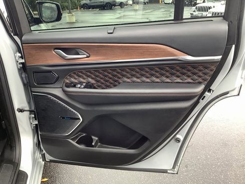 Used 2023 Jeep Grand Cherokee L Summit w/ Advanced Protech Group IV image 41