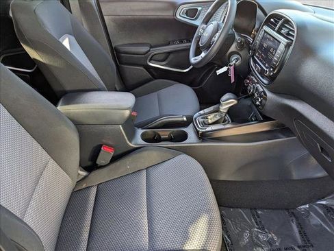 Used 2024 Kia Soul LX w/ Option Group 015 image 19