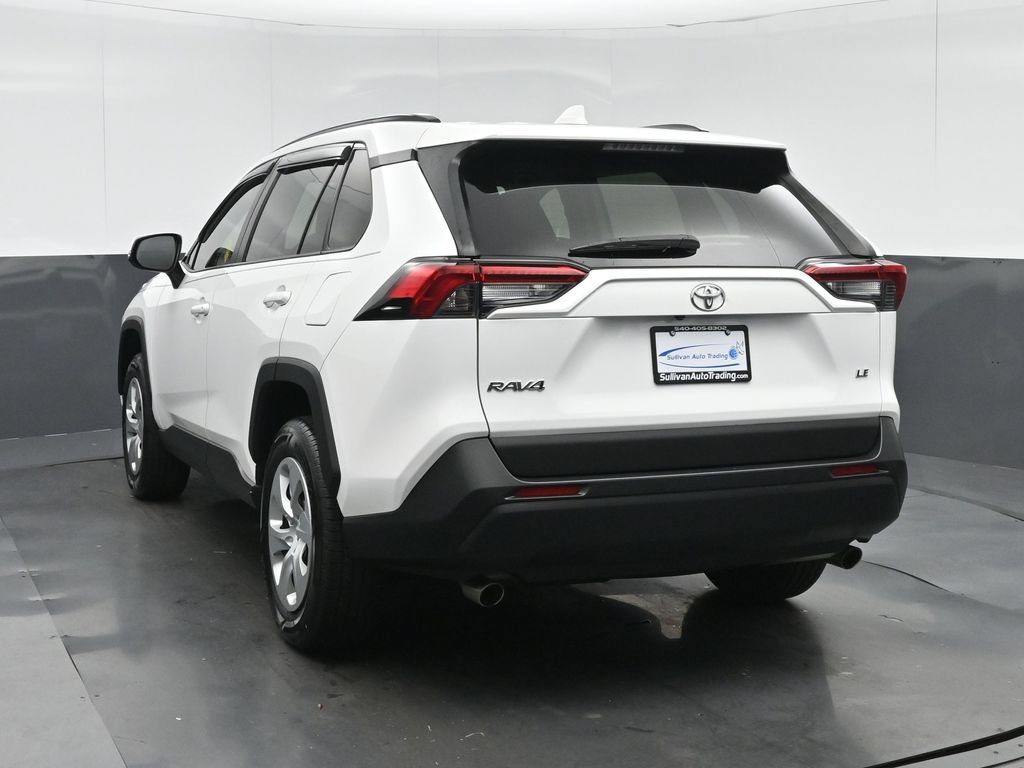 Used 2019 Toyota RAV4 LE FWD image 5