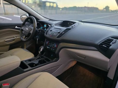 Used 2018 Ford Escape SE FWD image 24