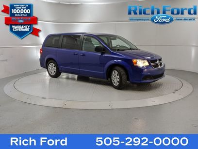 Used 2018 Dodge Grand Caravan SE w/ UConnect Hands-Free Group