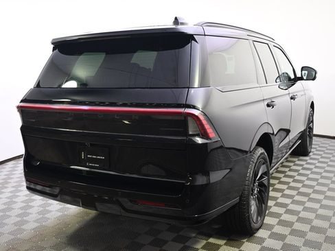 New 2027 Lincoln Navigator Reserve w/ Jet Appearance Package AWD/4WD image 6