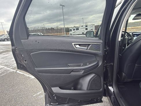 Used 2023 Ford Edge SEL image 23