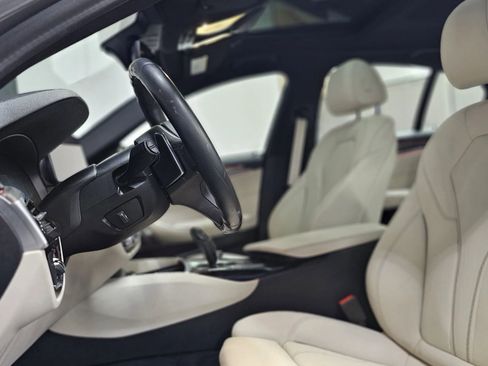 Used 2021 BMW 540i w/ M Sport Package image 17