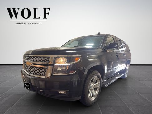 Used 2017 Chevrolet Suburban LT w/ LT Signature Package AWD/4WD image 2