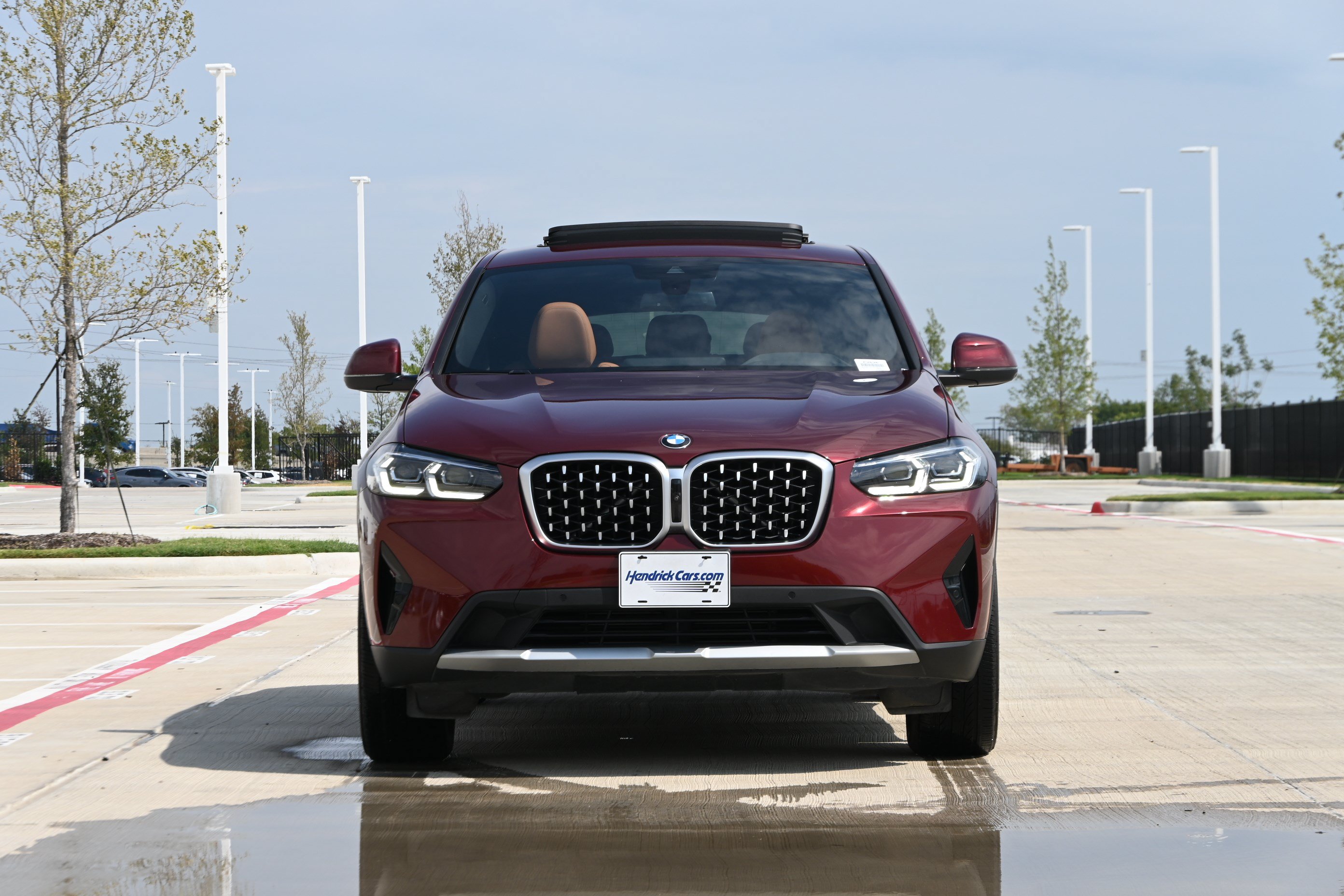 Certified 2025 BMW X4 xDrive30i AWD/4WD image 3